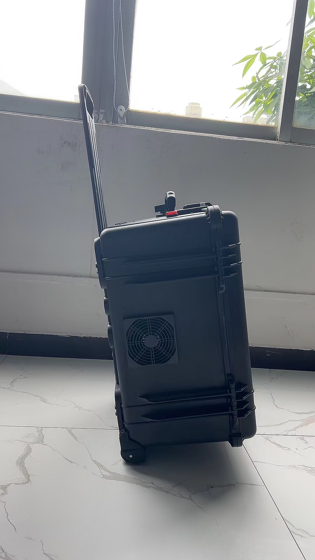 上海手拉箱型移动通信干扰器